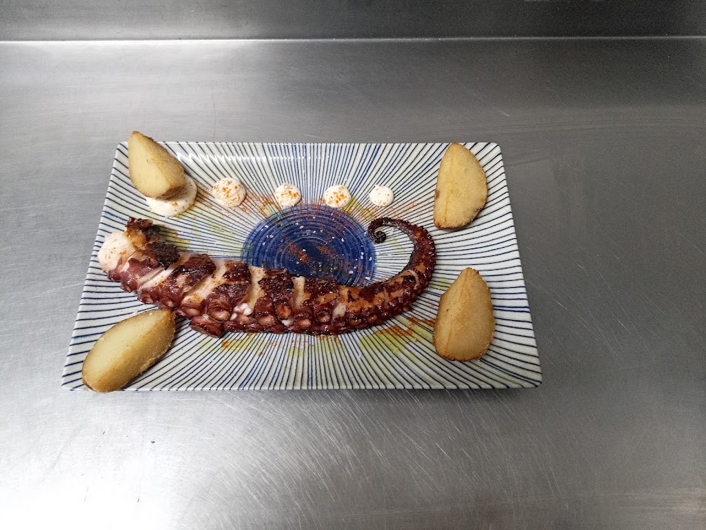 Cafeteria restaurante club deportivo nautico Saladillo — Comida y bebida