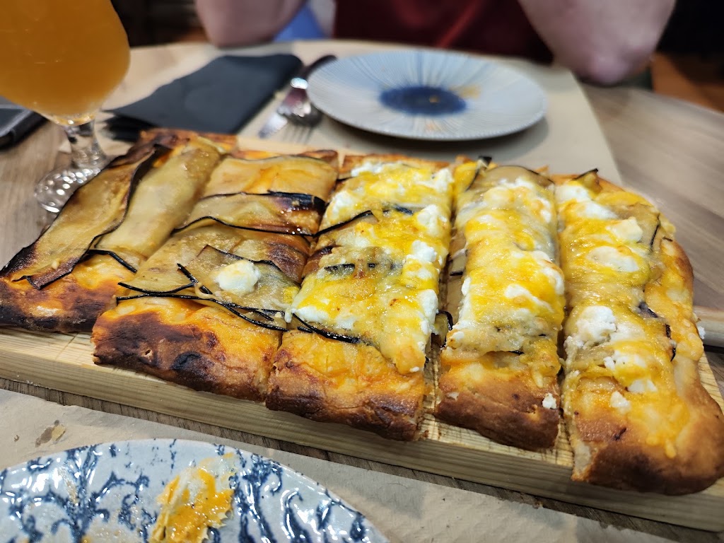 Ca la ninona — Comida y bebida