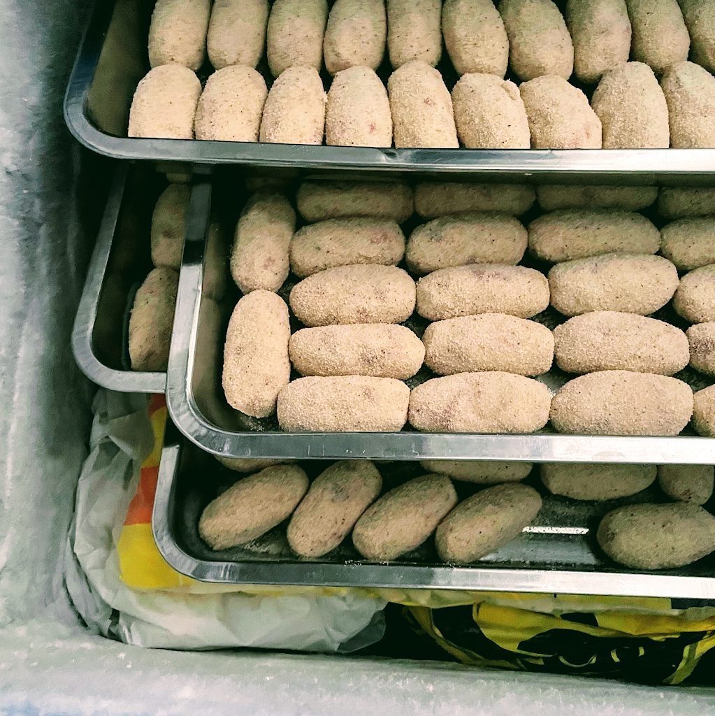 Asadero mata 6000 — Comida y bebida