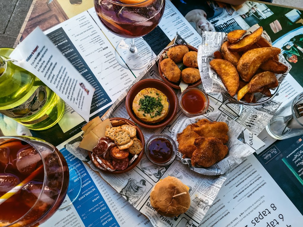 Bar Hopper — Comida y bebida