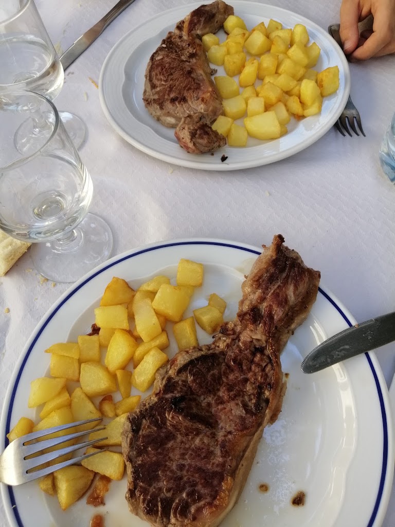 Restaurante Carballo — Comida y bebida
