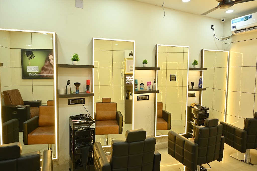Layers Unisex Salon