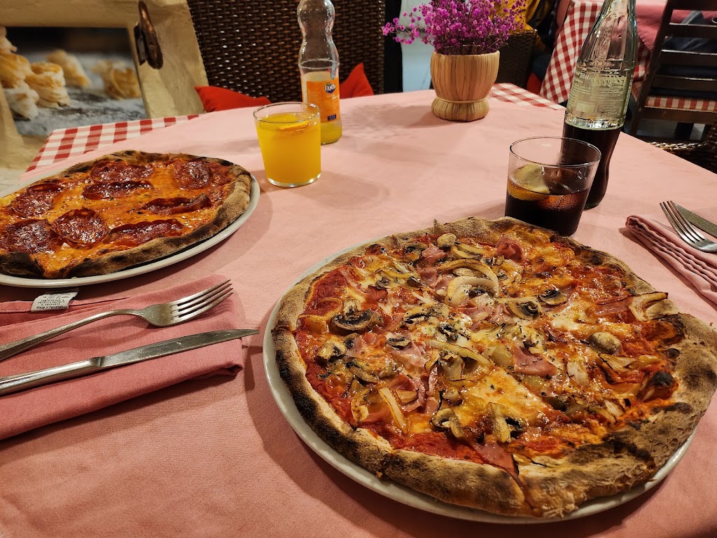Restaurante Pomodoro Y Basilico — Pizza