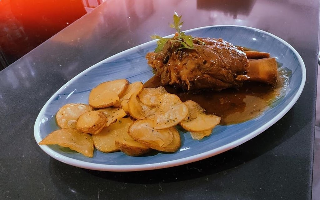 Cafe Bar Uceda Hermanos — Comida y bebida