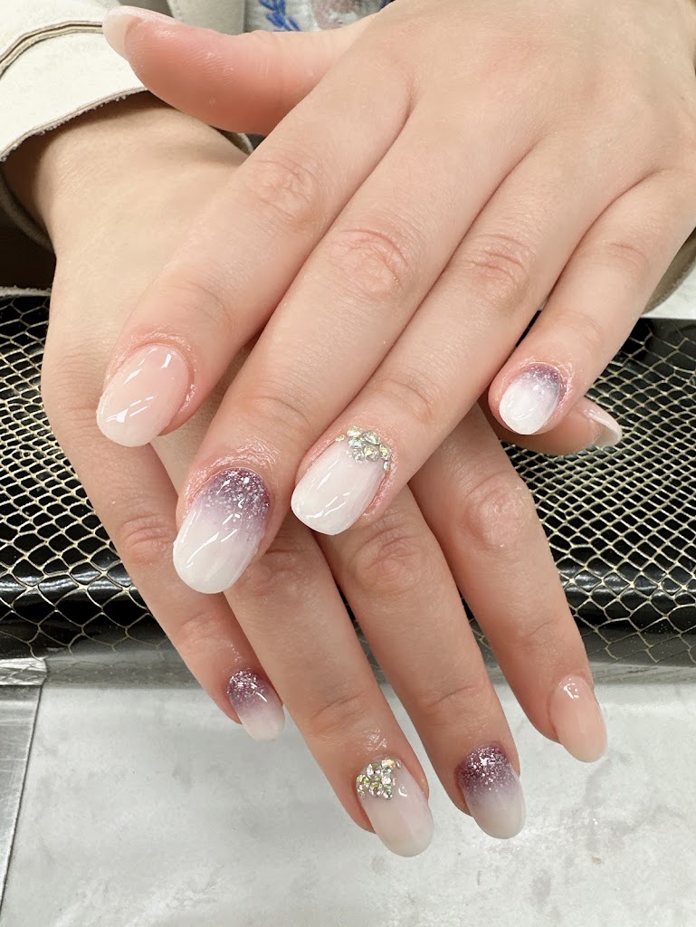 Anna Una Salon De Belleza — Manicura