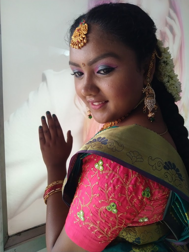 Aarathya Ladies Beauty Parlour And Spa