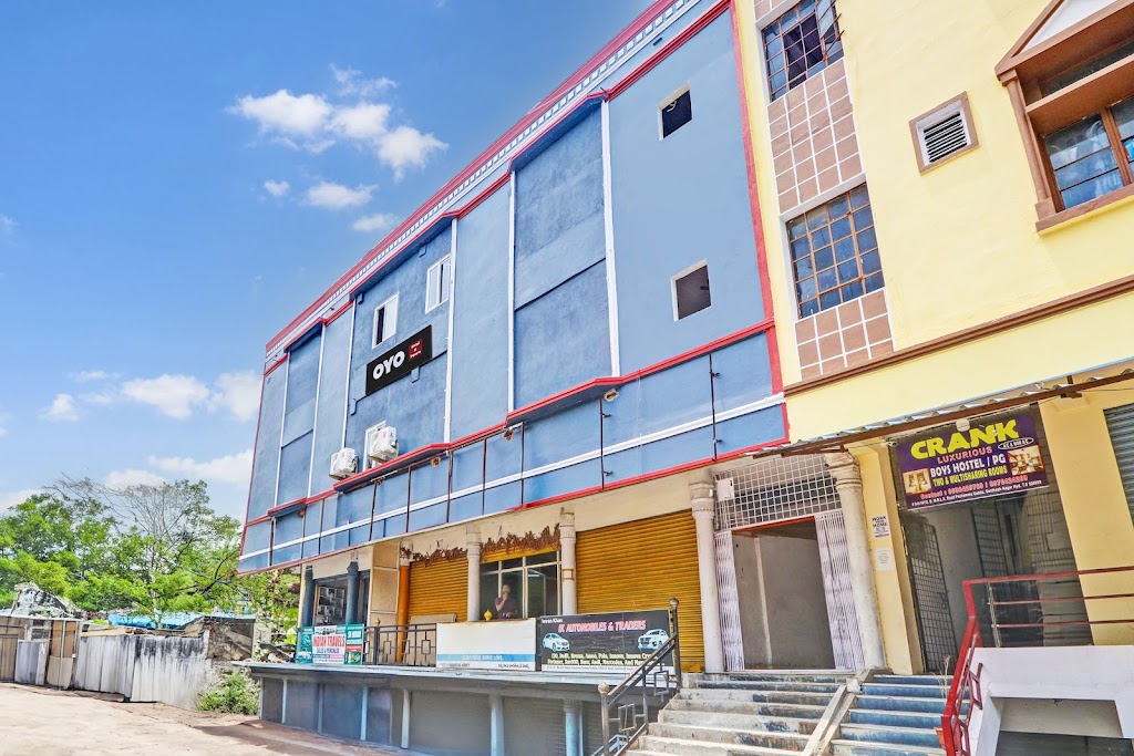 Oyo 82558 Hotel R Square
