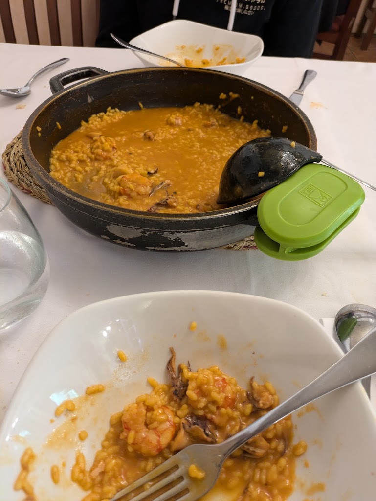 Meson Restaurante Almansa — Paella