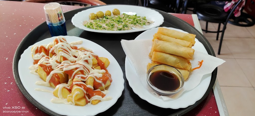 Bar Cafeteria Dos de Maig — Comida y bebida