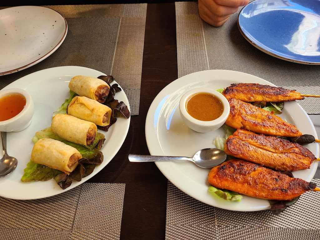 Little Bangkok — Comida y bebida