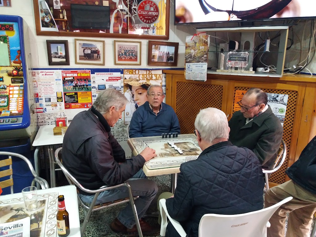 BAR EL TROPEZON. — Ambiente