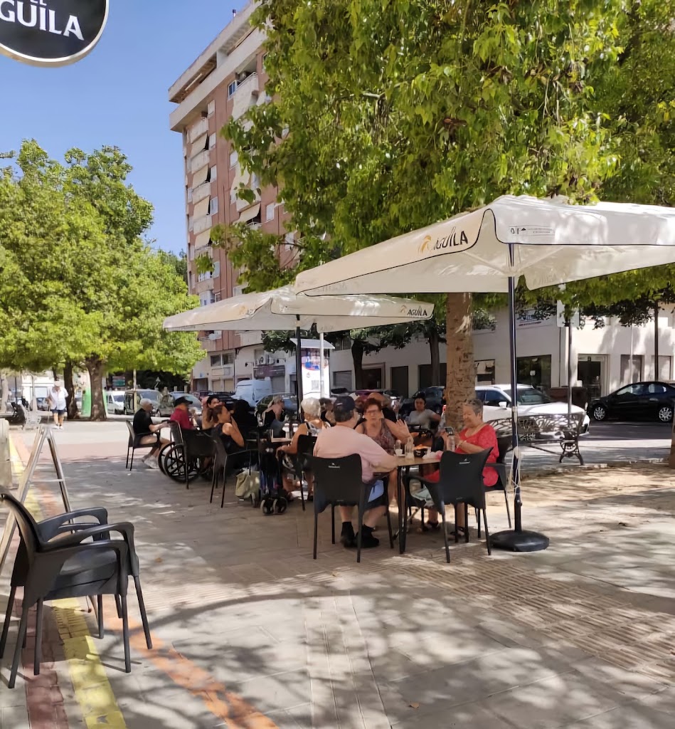 Sabor Cafe Bar — Ambiente