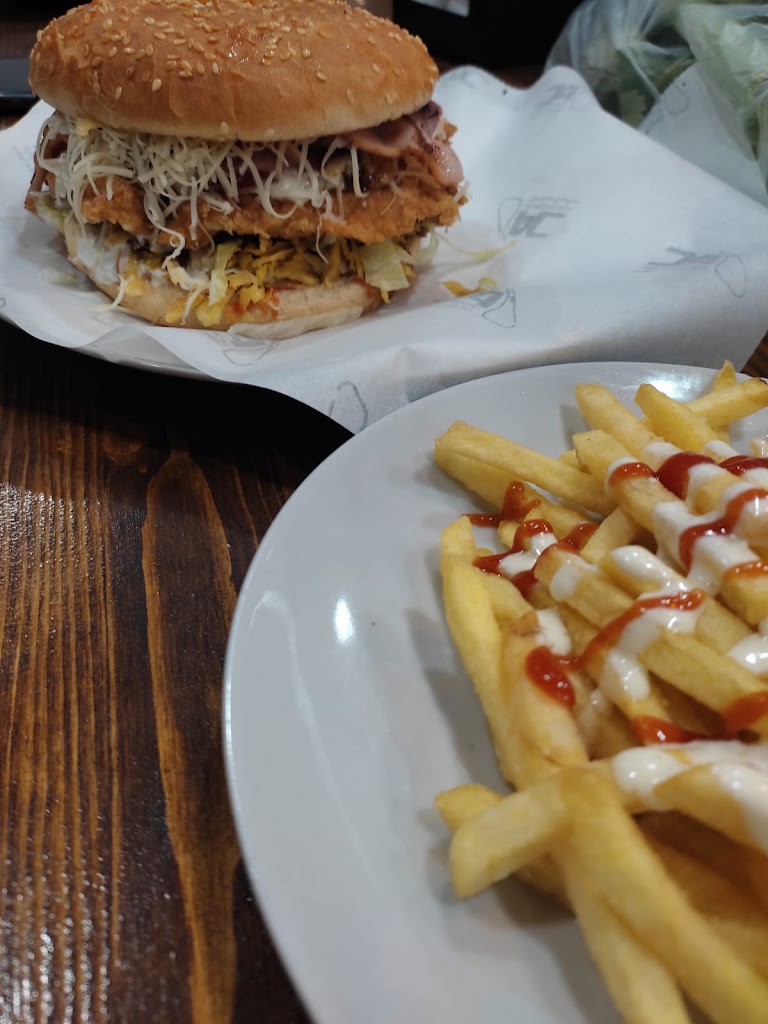 Zona Burguer — Comida y bebida
