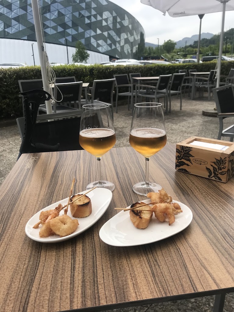 Restaurante Suharri — Comida y bebida