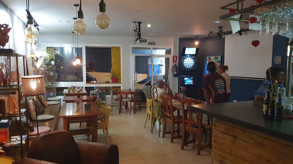 La Luna en Playa San Juan — Ambiente