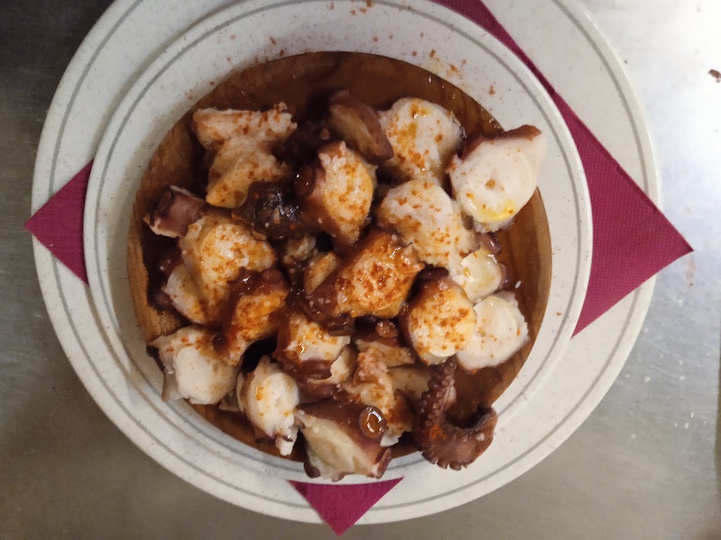 O Carrabouxo — Comida y bebida