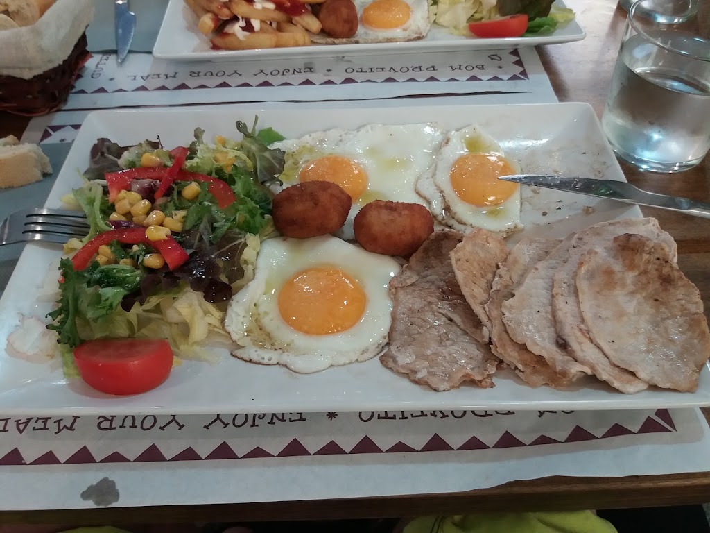 Bar restaurante La manduca — Comida y bebida