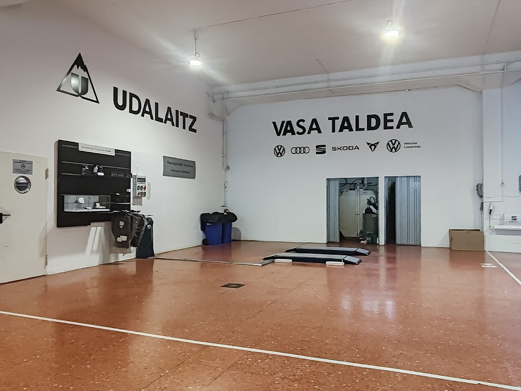 Vasa Arrasate Mondragon - Taller Oficial Volkswagen — Interior