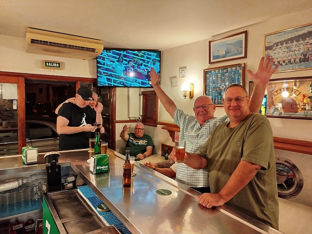Cafe Bar Emiliano — Ambiente