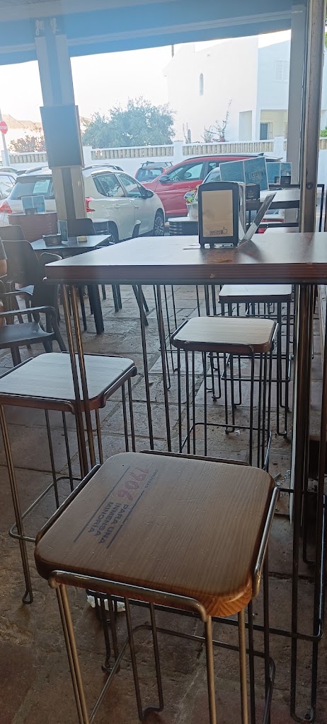 Mediwa Bar — Ambiente