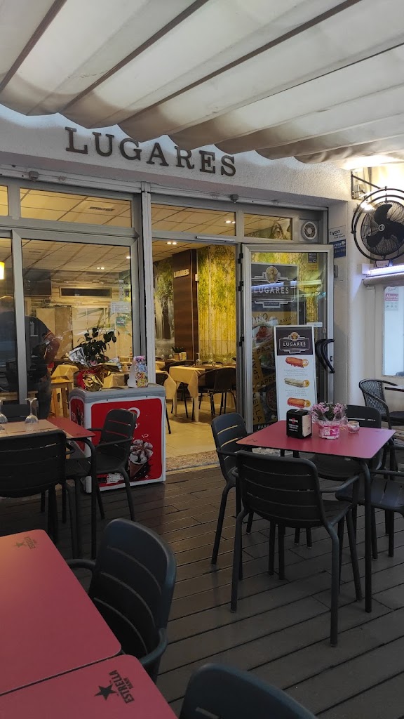 Los Lugares — Ambiente