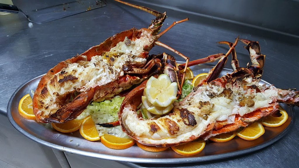 Restaurante-Chiringuito LA BARRACA — Comida y bebida