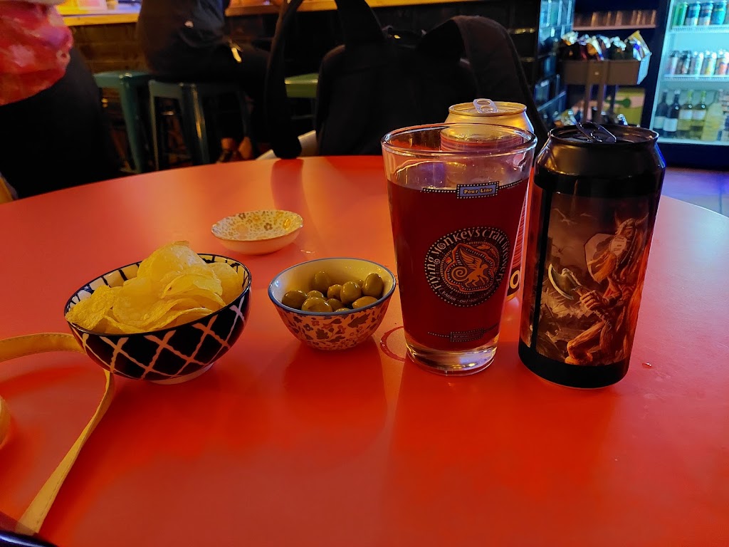 Cerveseria La Moderneta — Comida y bebida