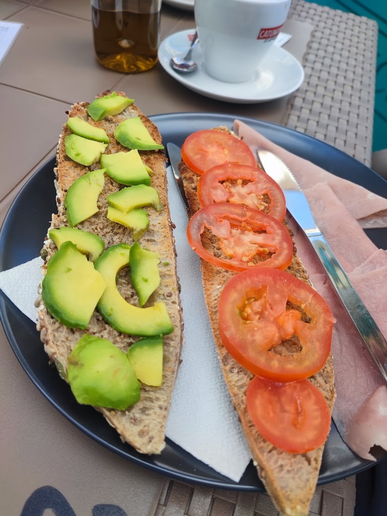 Cafeteria heladeria Venecia — Comida y bebida