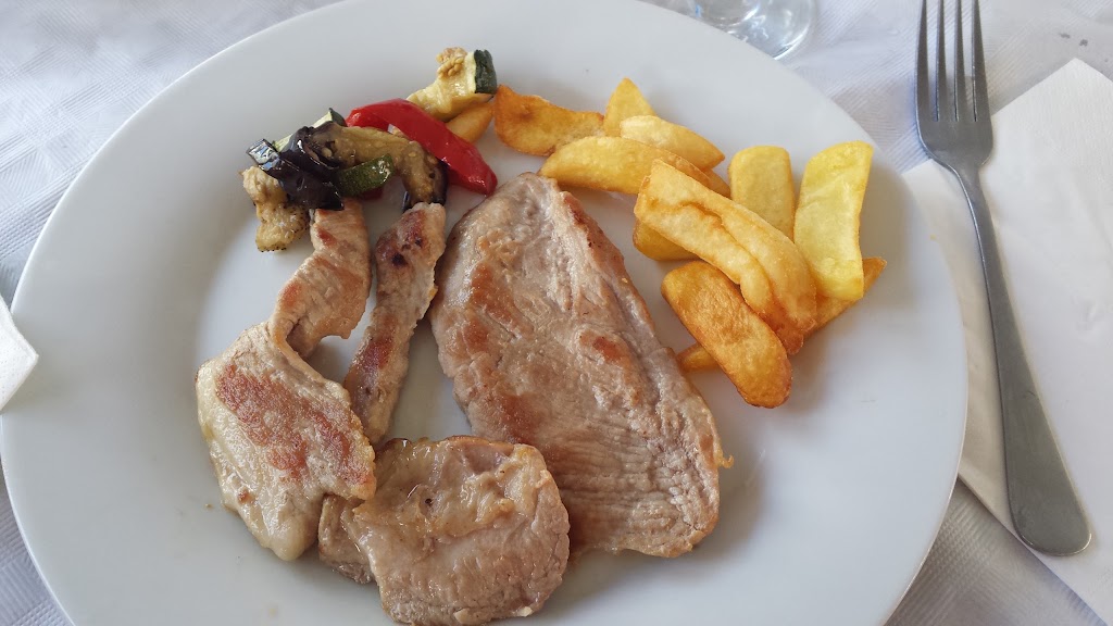 Bar Rte. Tito Natacha — Comida y bebida