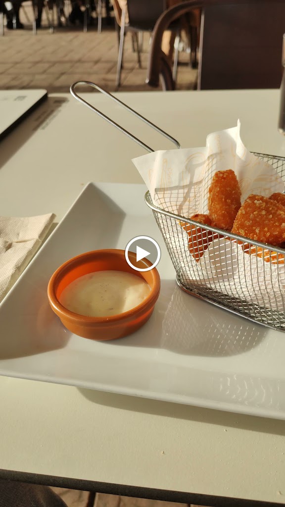 Bar Restaurante La Cancha — Videos