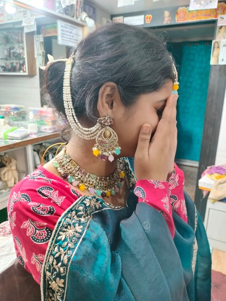 Yaadein Ladies Herbal Beauty Parlour