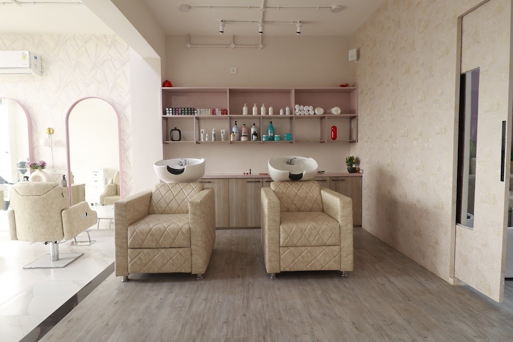 Elevate Salon Makeup Academy