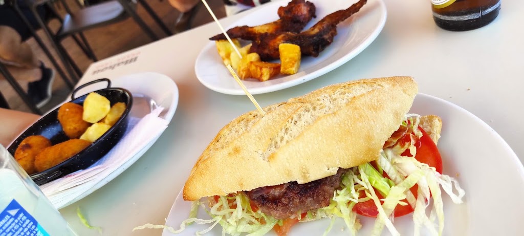 La Barberia — Comida y bebida