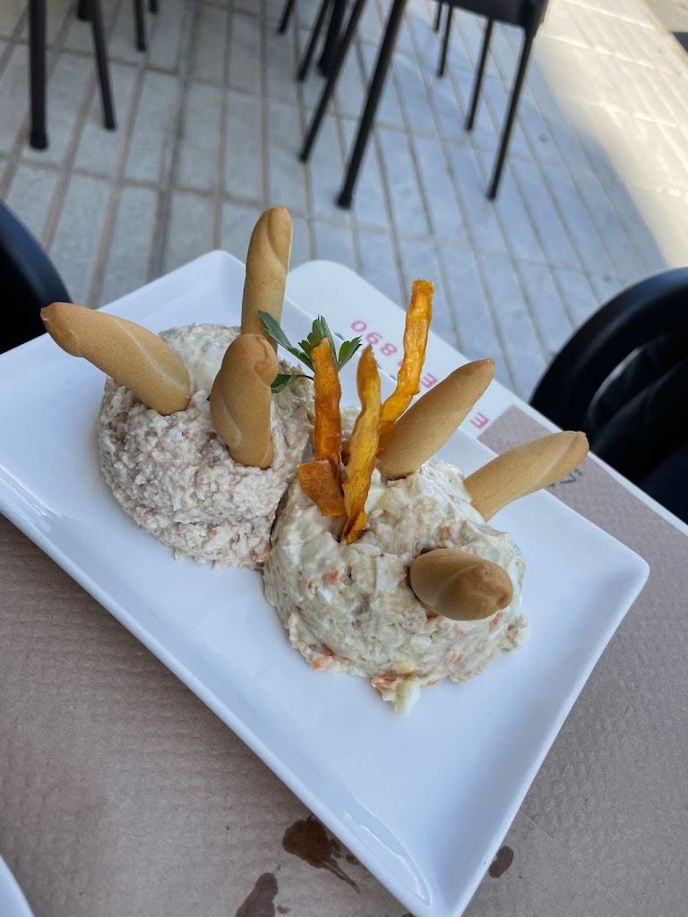 Restaurante La Coveta Guardamar — Comida y bebida
