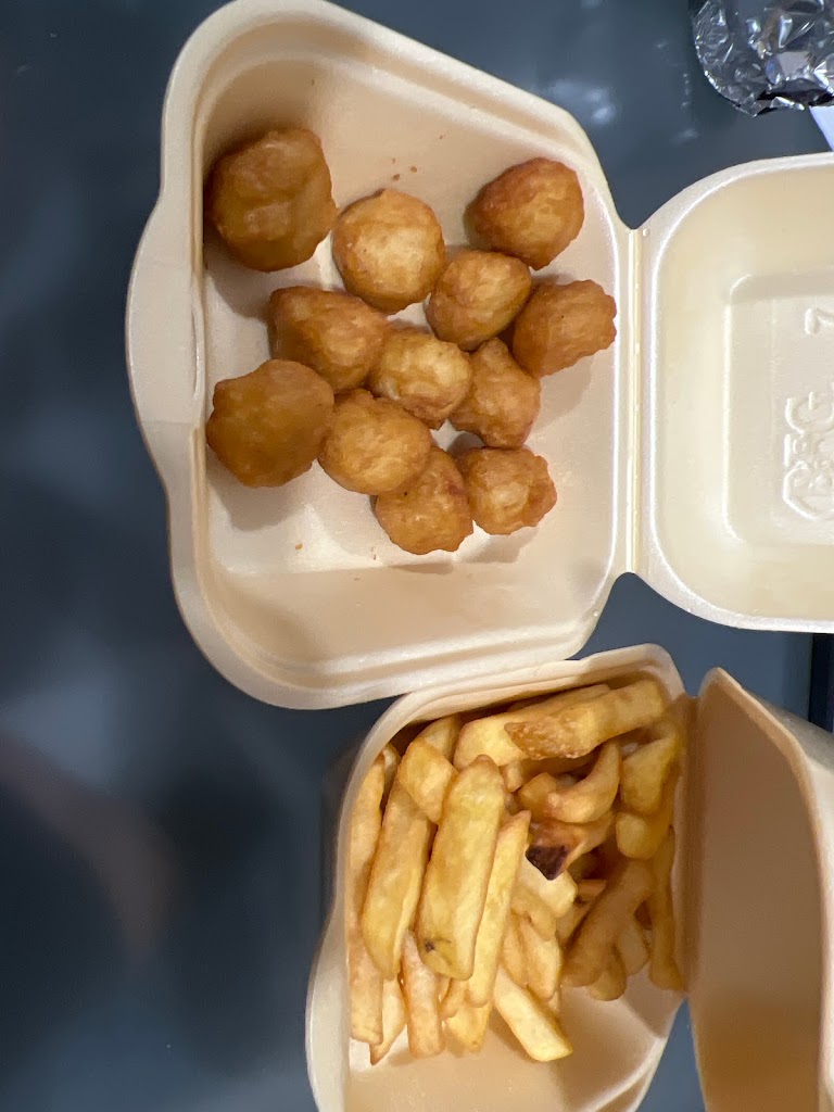 Pollo frito Arroyomolinos — Papas fritas