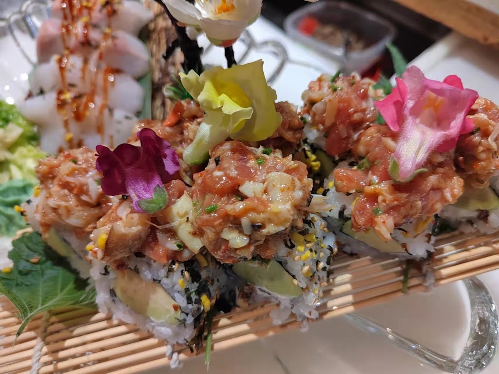 Bar Restaurante Higo Sushi — Comida y bebida