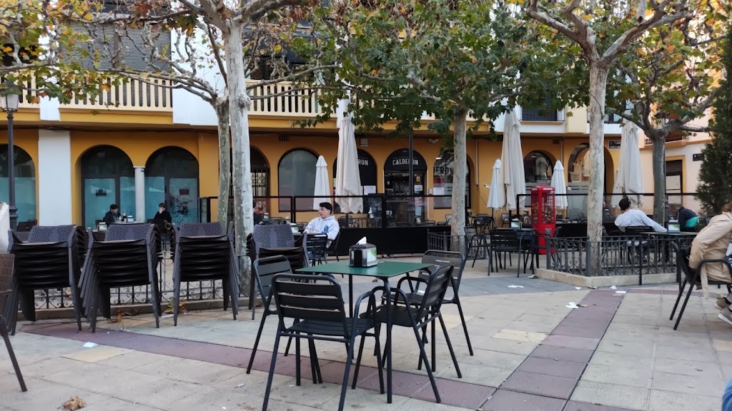 Cerveceria Calderon — Ambiente