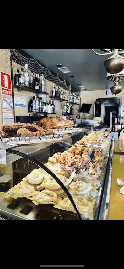Cafeteria Las Bolas Utebo — Comida y bebida