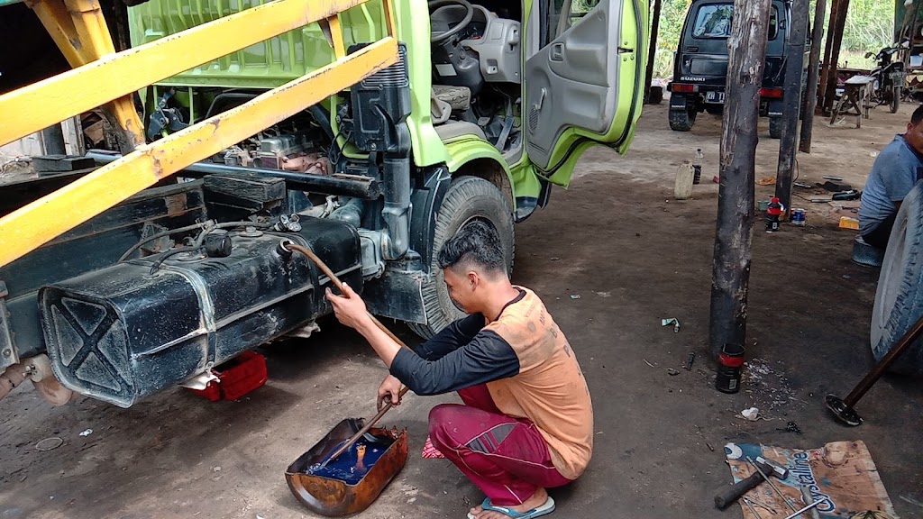 Bengkel mobil Koplak