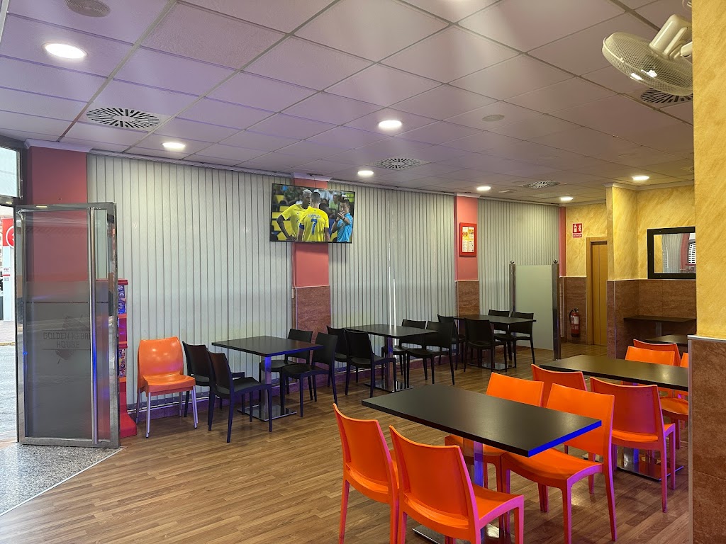 Golden Kebab House Mazarron — Ambiente