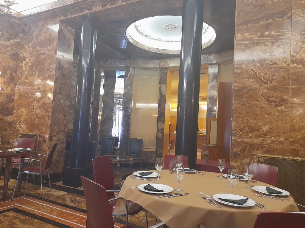 Casino Caja Rural Burriana — Ambiente