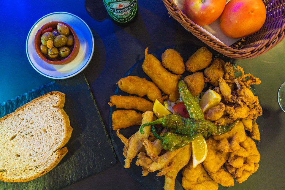 La Ruleta — Comida y bebida