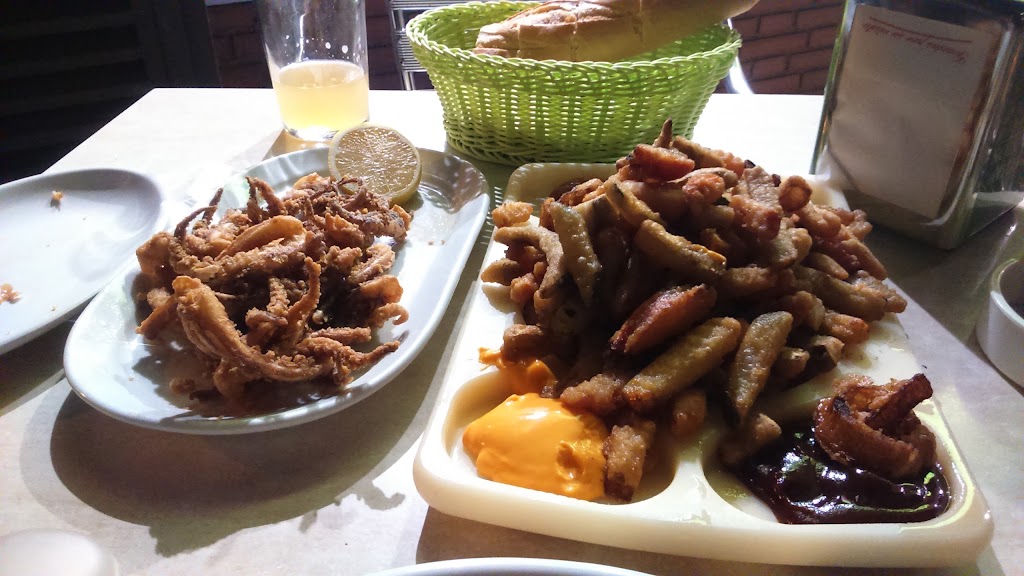 Bar La Balconada — Comida y bebida