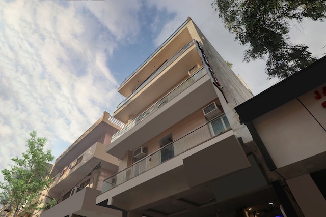 Super Collection O Hotel Spot Light Near Tughlakabad Station Metro Station