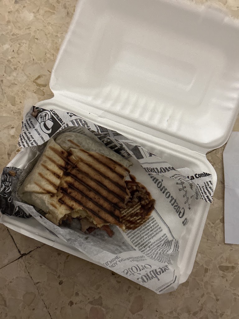 Ohlala Tacos Calella — Comida y bebida