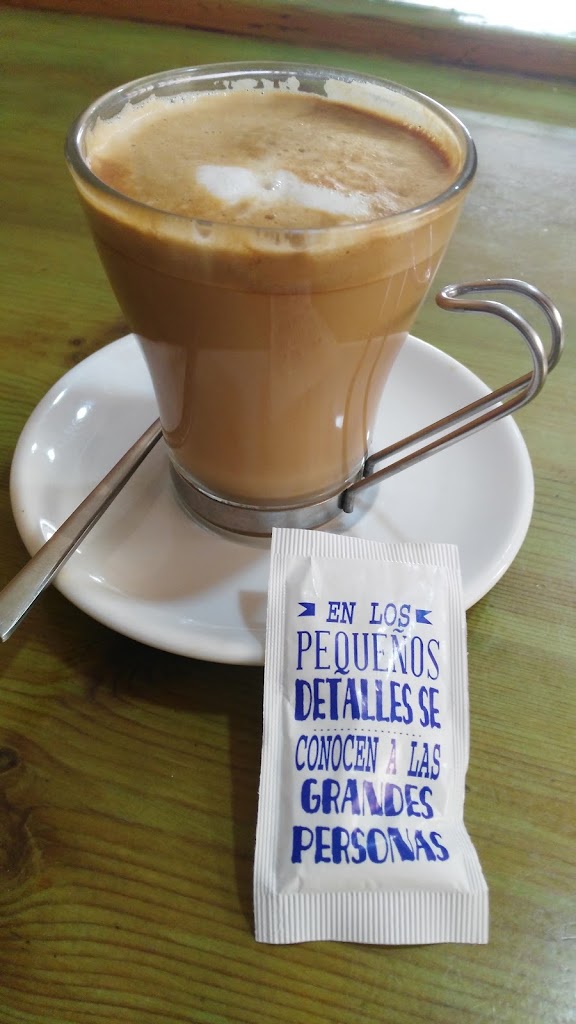CASTILLO CAFE&BAR — Cortado