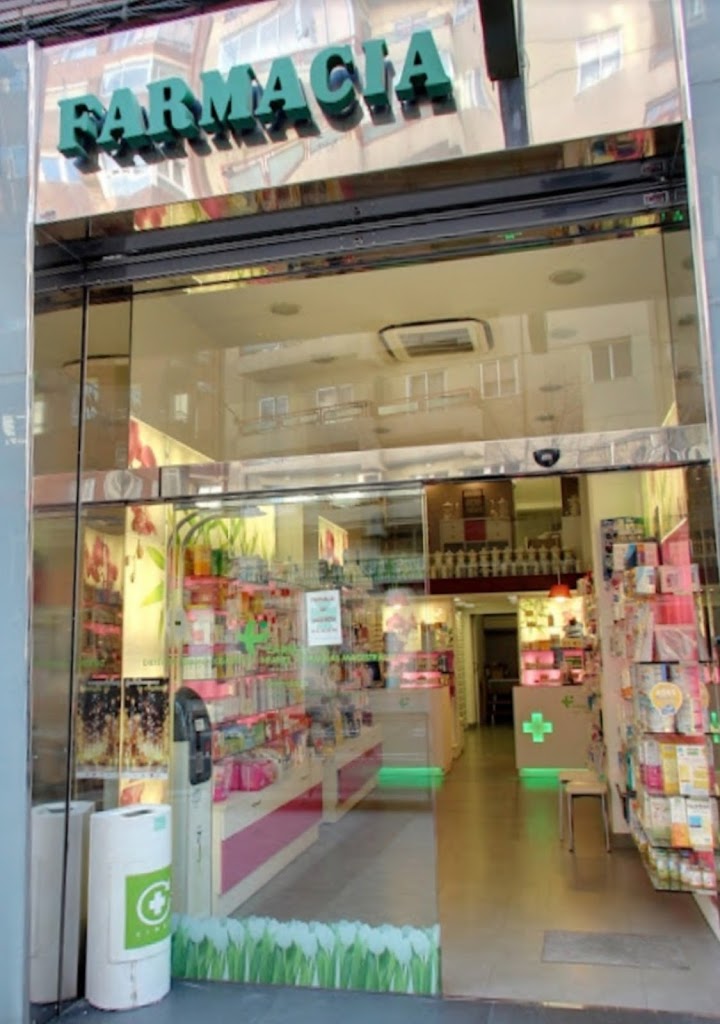 Farmacia Cruz Verde (Lda. Carmen Rivera de Diego)