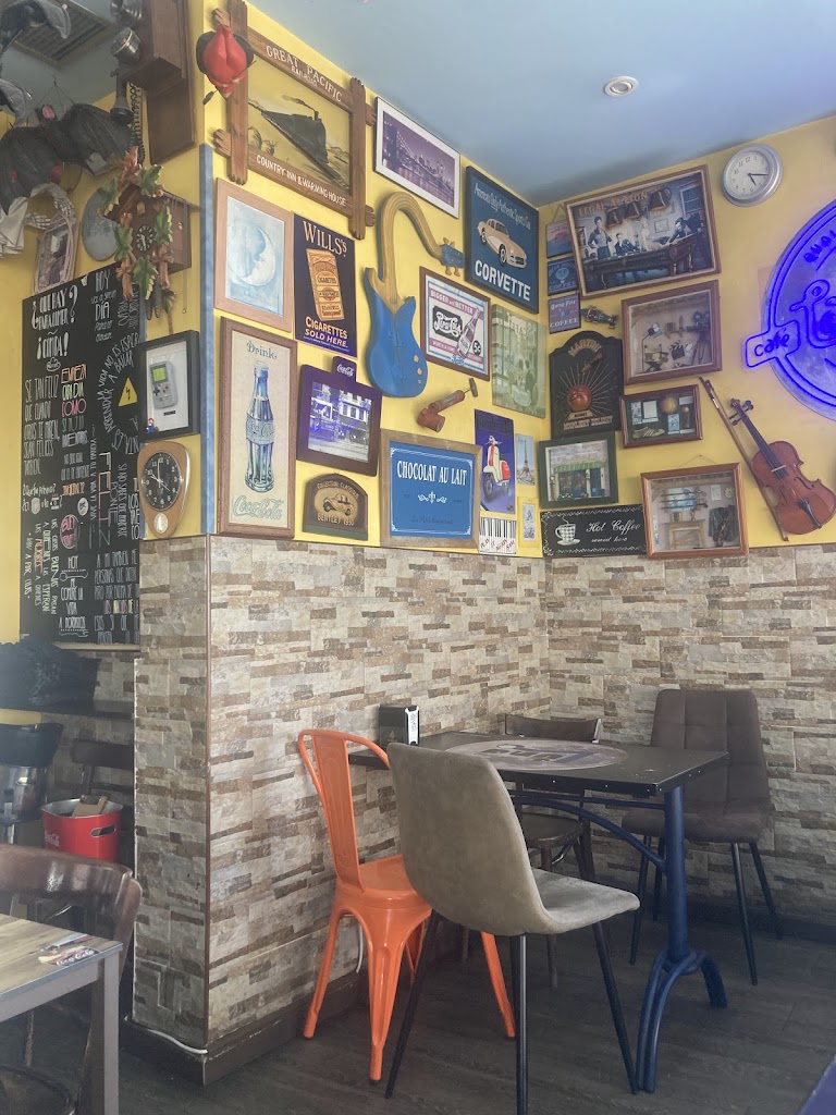 Restaurante Cafe Grill La Luna — Ambiente
