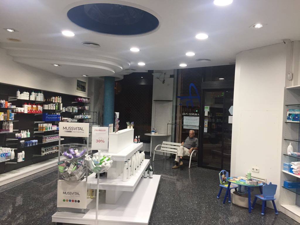 Farmacia Alba Pujol Brugues (Farmacia Pedret)