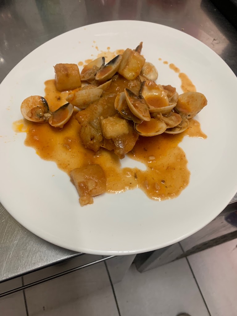 Can Paperines — Comida y bebida